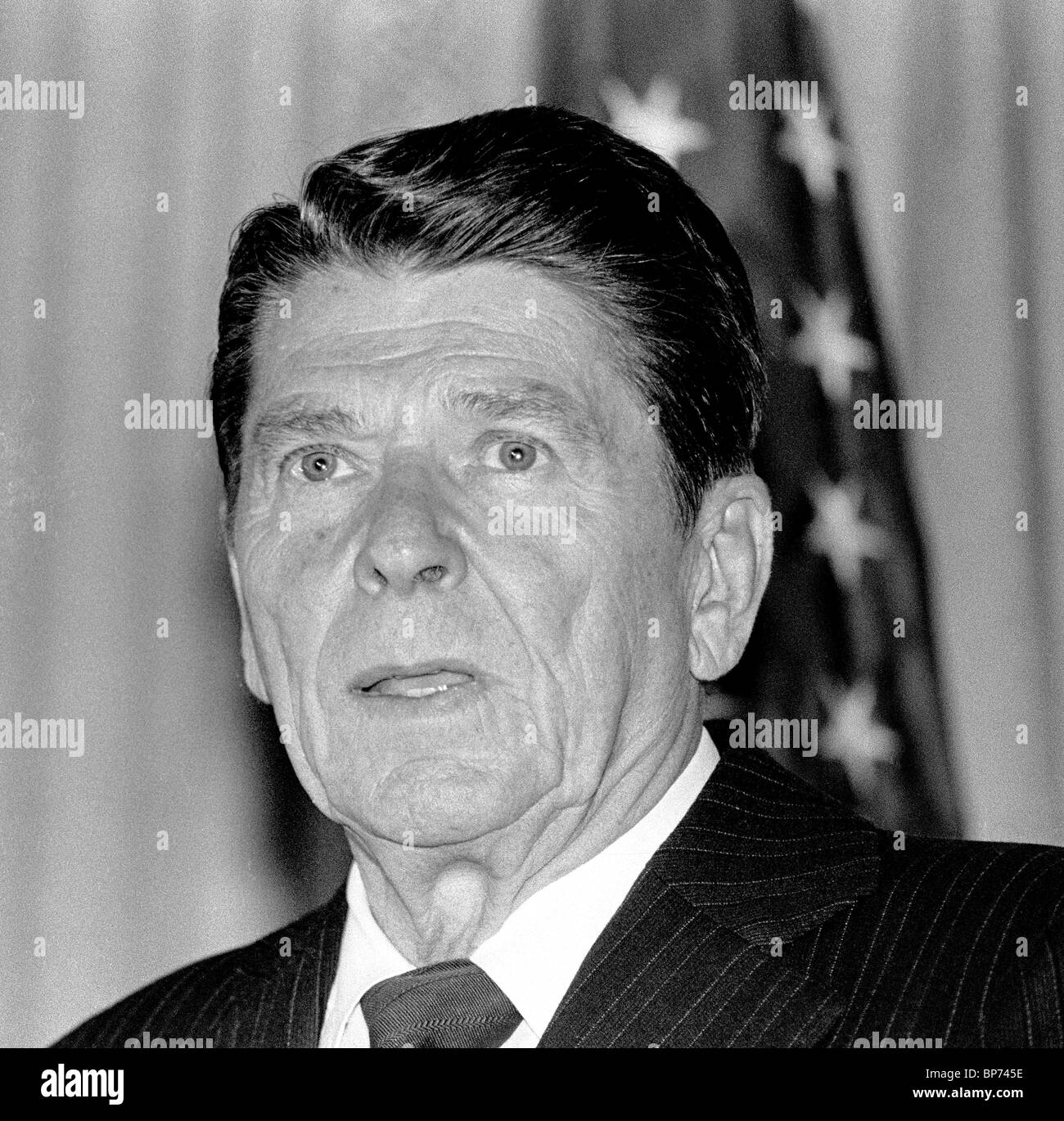Il Presidente Ronald Reagan alla conferenza stampa tenutasi a San Francisco, California, il 9 maggio 1980. Foto Stock