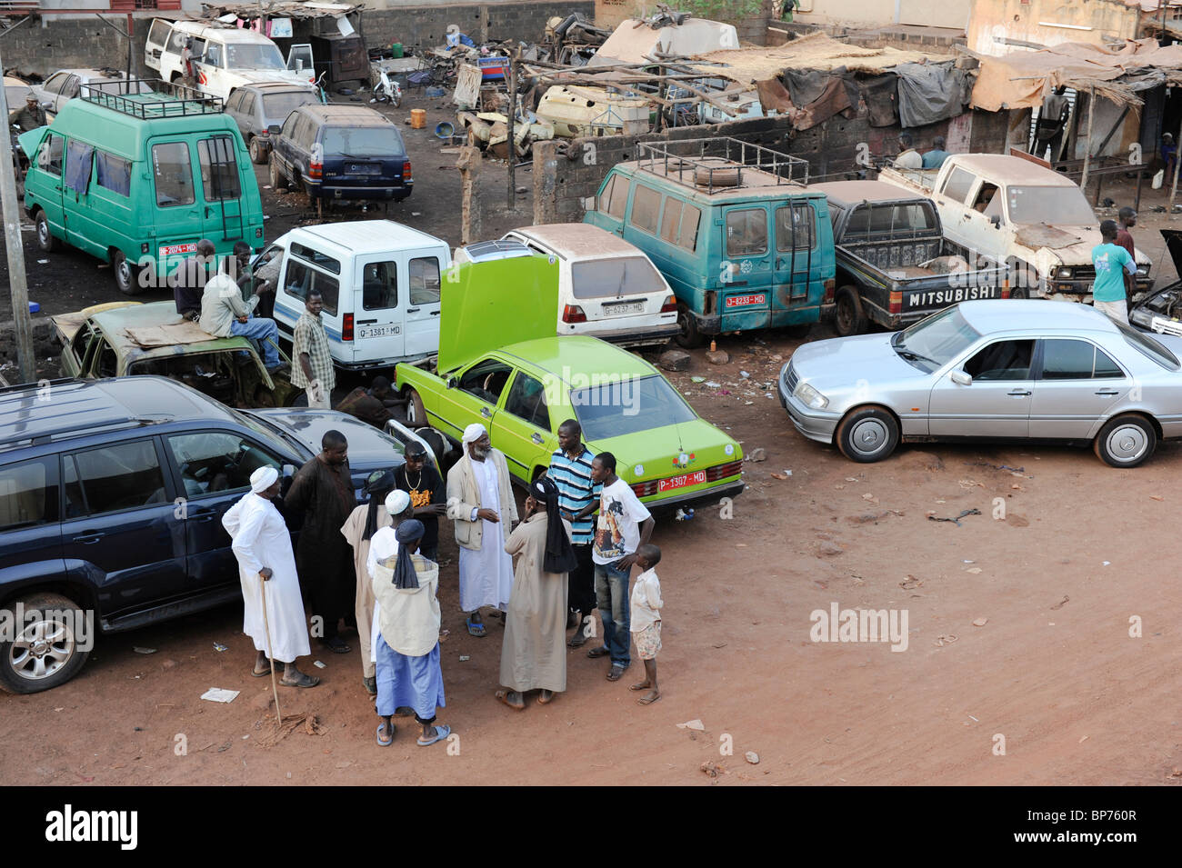 Africa occidentale Mali Bamako , garage auto e vendita di automobili usate dall'Europa Foto Stock