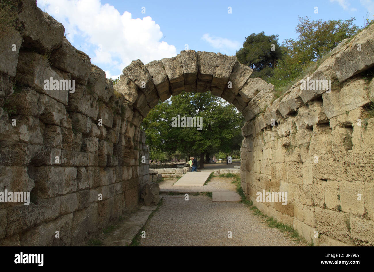 Ingresso allo stadio, sito archeologico, Antica Olympia, Ilia, Peloponneso, Grecia Foto Stock