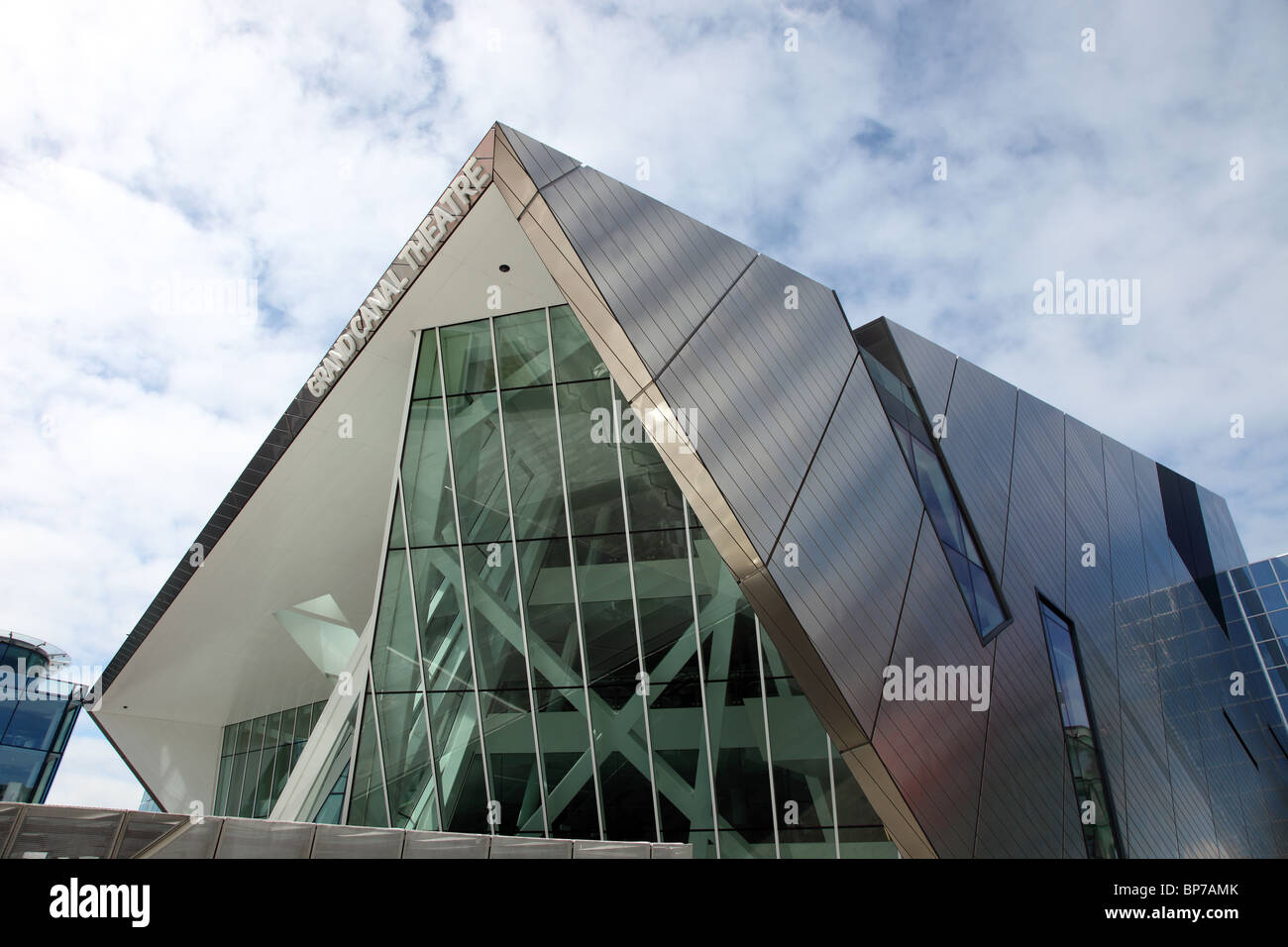 Grand Canal Theatre Dublin, progettato da Daniel Libeskind Foto Stock