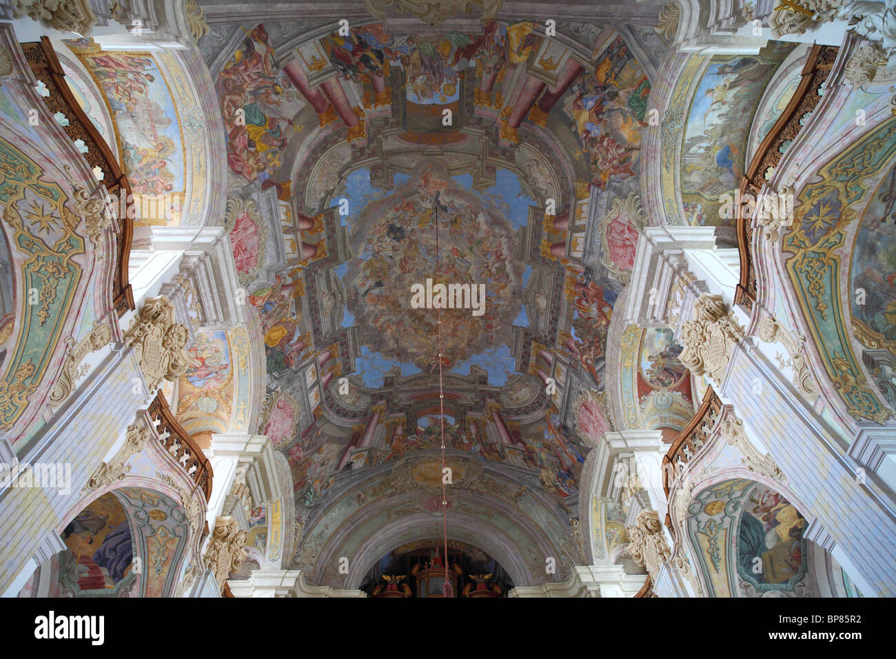 Soffitto barocco della chiesa di Santa Croce Brzeg Bassa Slesia Polonia Jesuit gesuiti trompe l'olio cupola Andrea Pozzo Foto Stock