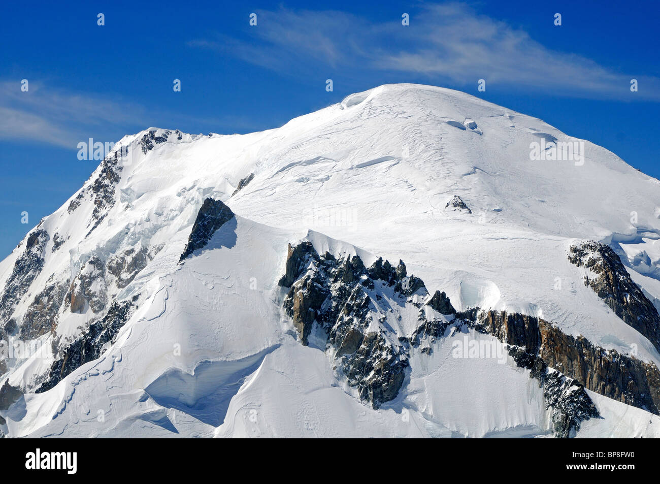 Mont Blanc, picco di Mont Maudit in primo piano, Chamonix, Francia Foto Stock