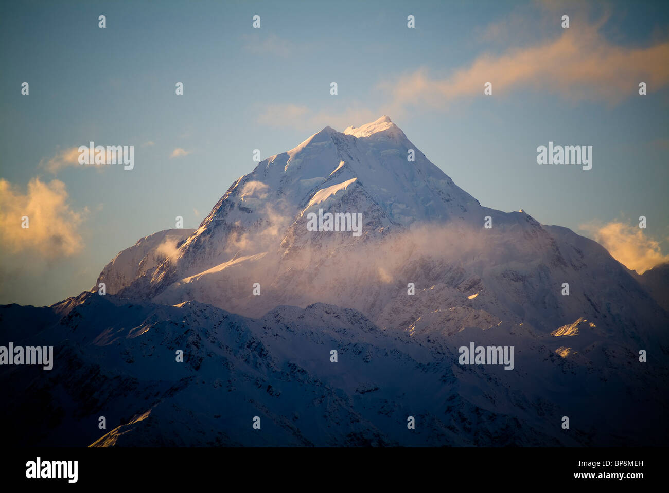 Aoraki / Mt Cook National Park, Nuova Zelanda. Il picco più alto in Australasia è Mt Cook, a 3755m. Foto Stock
