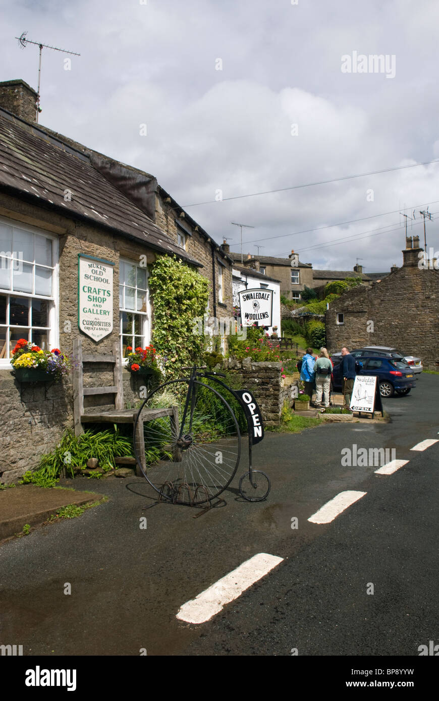 Galleria d'arte e negozi, Muker, Swaledale, North Yorkshire, Inghilterra. Foto Stock