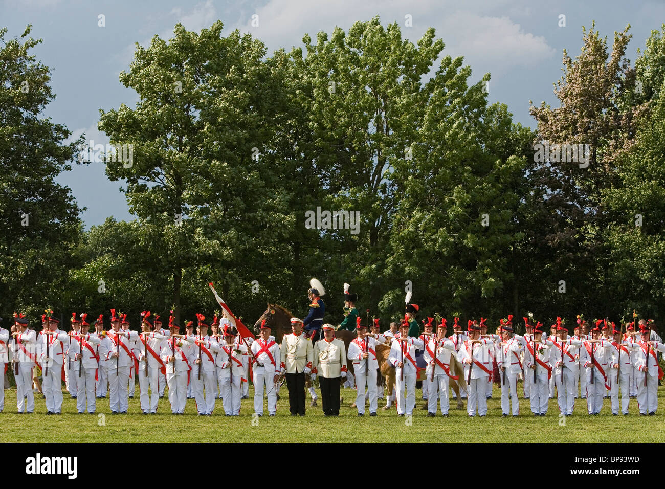 Marksmens parade, Schutzenfest, storico di tiro libero, Wennigsen, Bassa Sassonia, Germania settentrionale Foto Stock