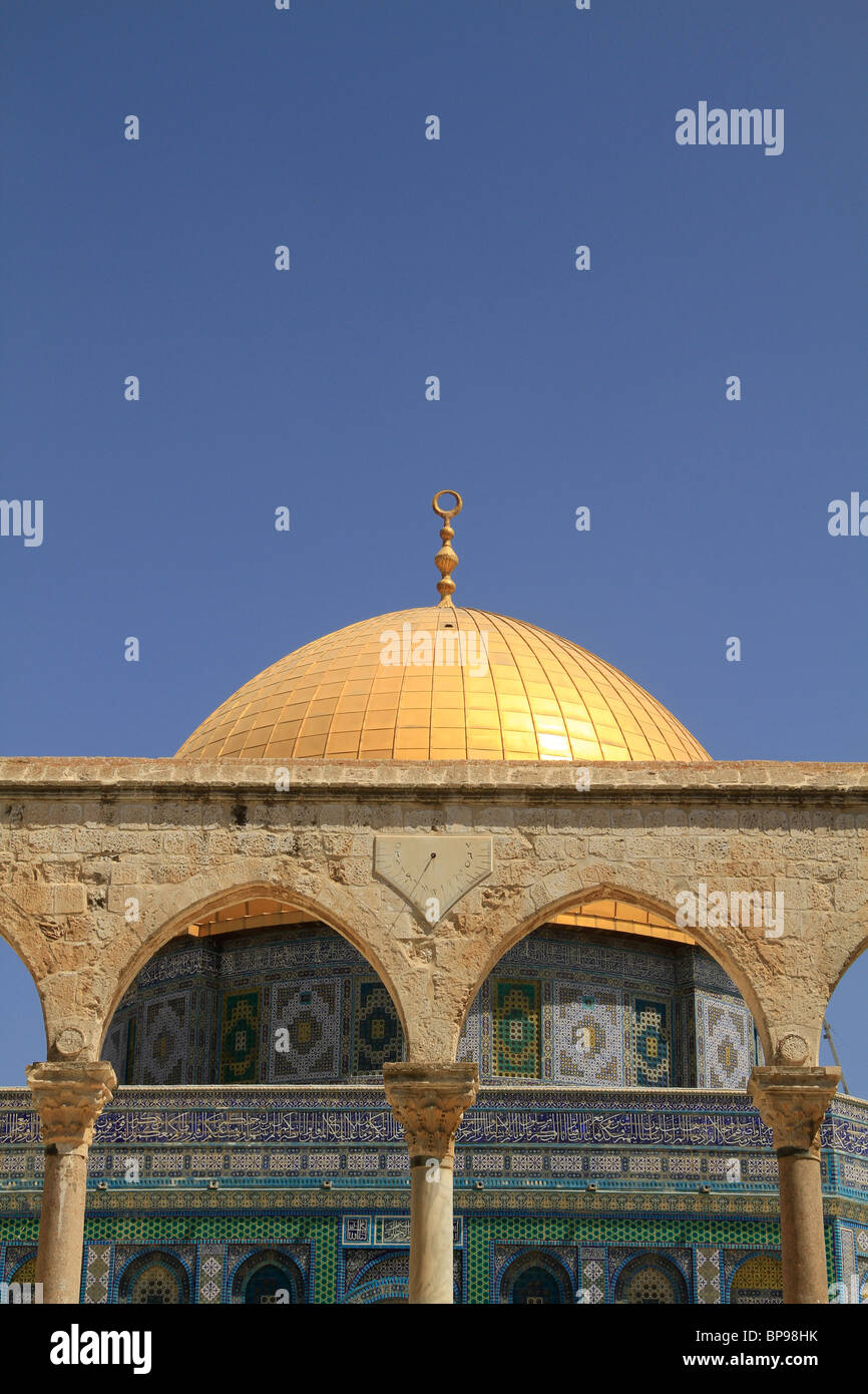 Israele, Gerusalemme, un Qanatir davanti alla Cupola della roccia al Haram esh Sharif Foto Stock