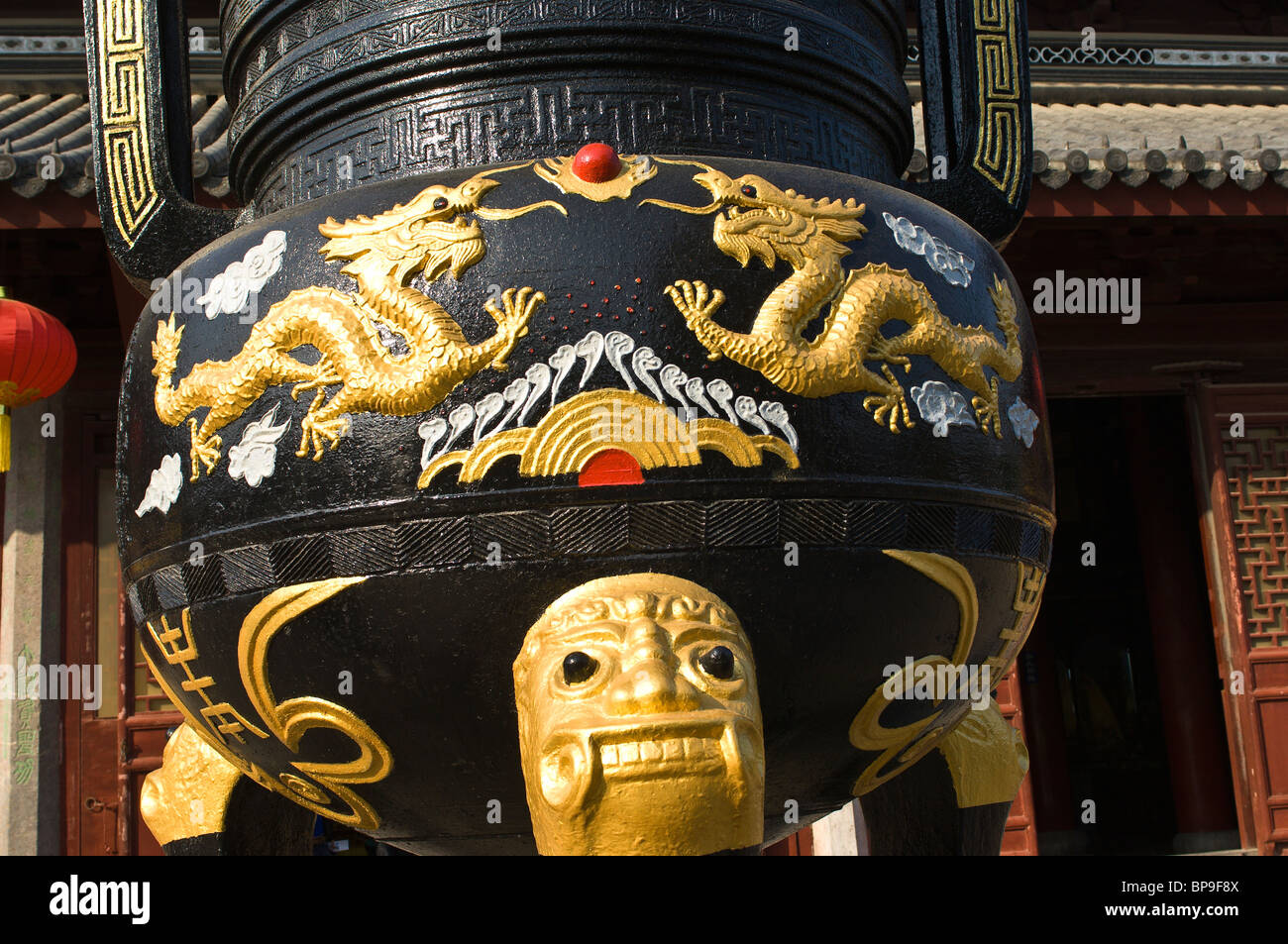 Grande urna al Tempio del mistero (Xuan miao guan), Suzhou, cina. Foto Stock