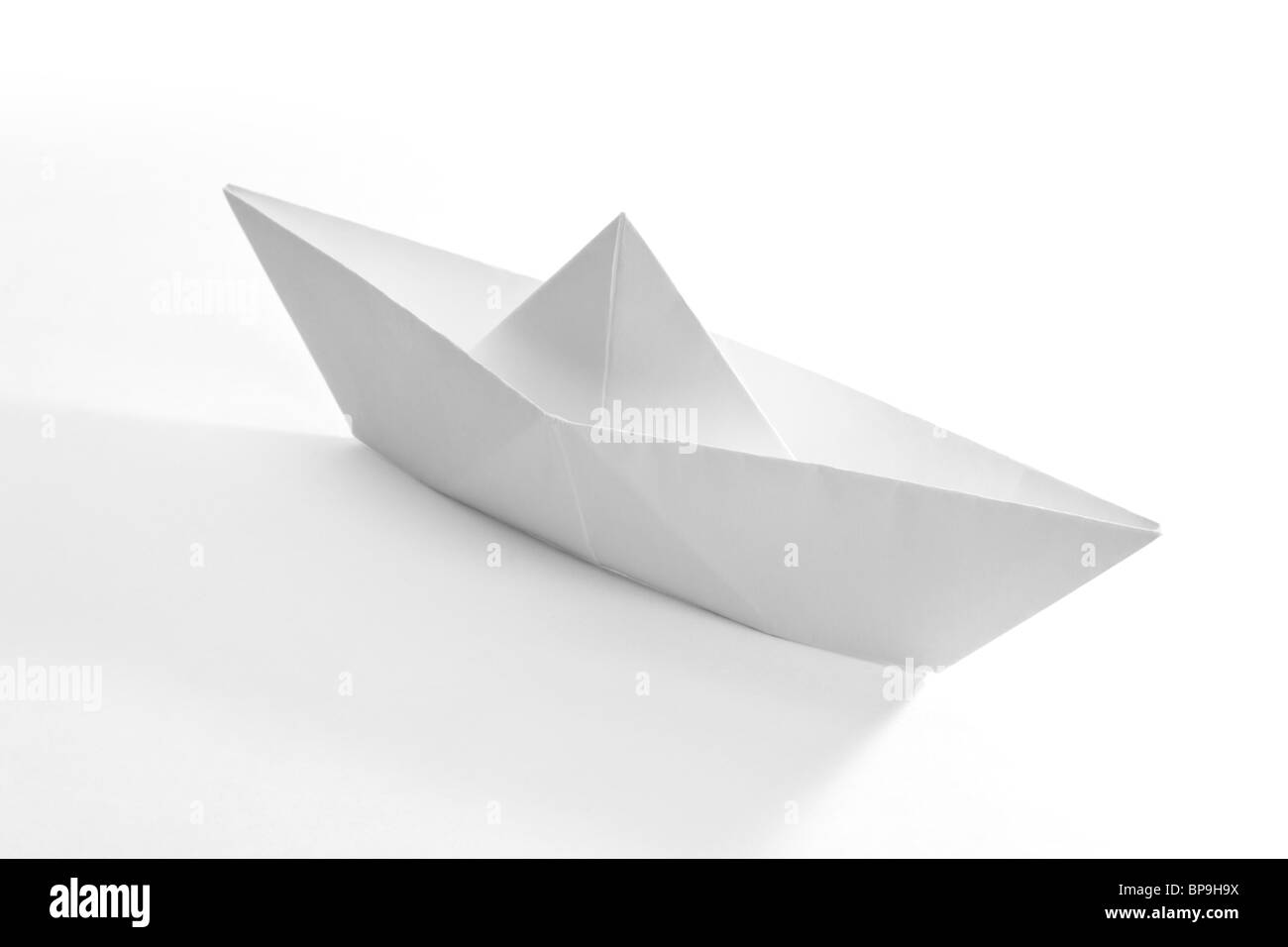 Barchetta origami Foto e Immagini Stock in Bianco e Nero - Alamy