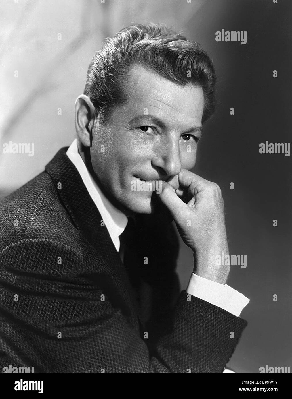 DANNY KAYE fino in bracci (1944) Foto Stock