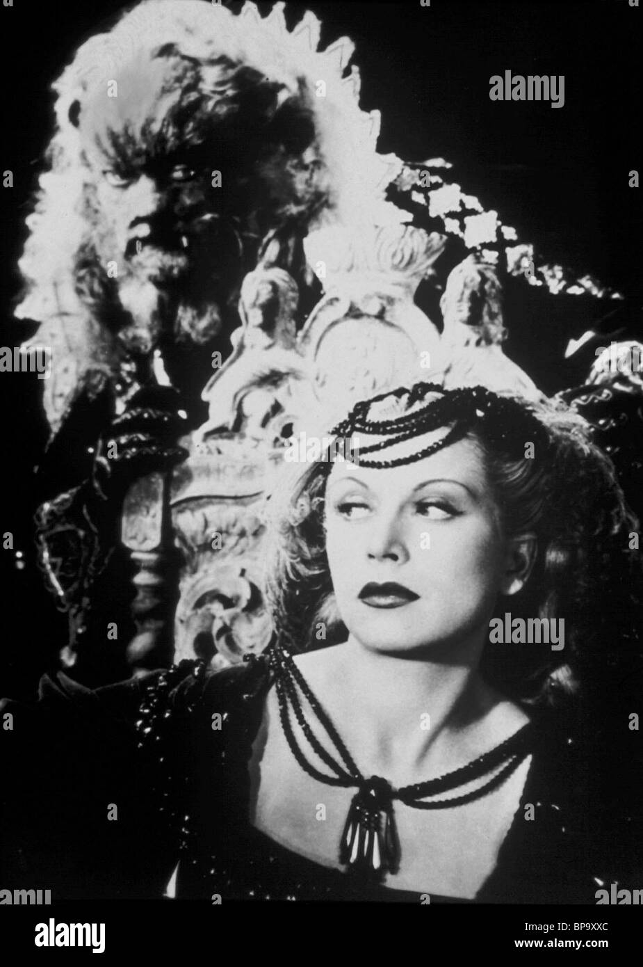 JEAN MARAIS e JOSETTE DAY, la bella e la bestia, 1946 Foto Stock
