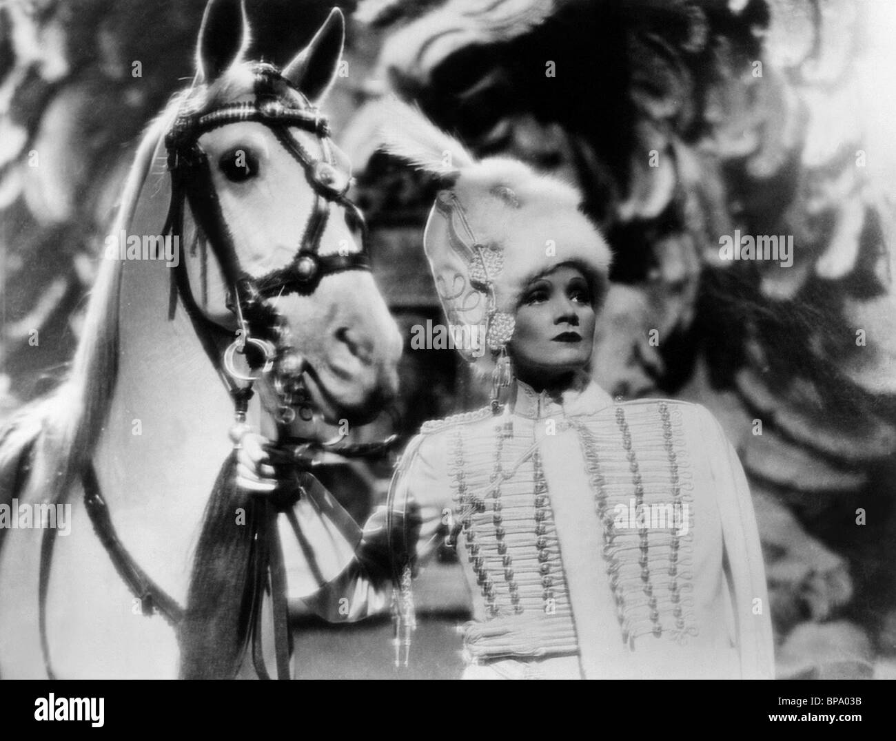 MARLENE DIETRICH L'Imperatrice Scarlatta (1934) Foto Stock