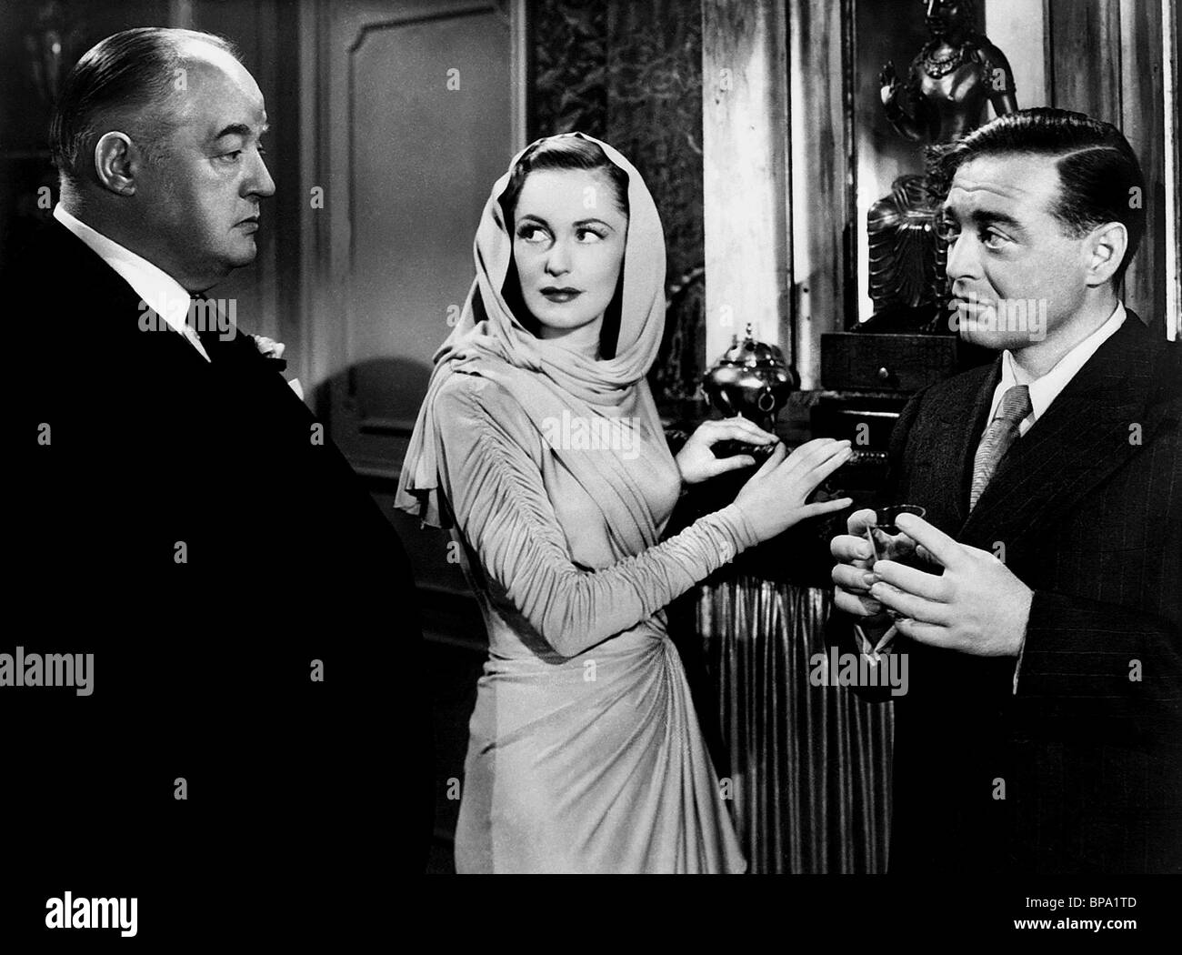 SYDNEY GREENSTREET GERALDINE FITZGERALD Peter Lorre tre stranieri (1946) Foto Stock