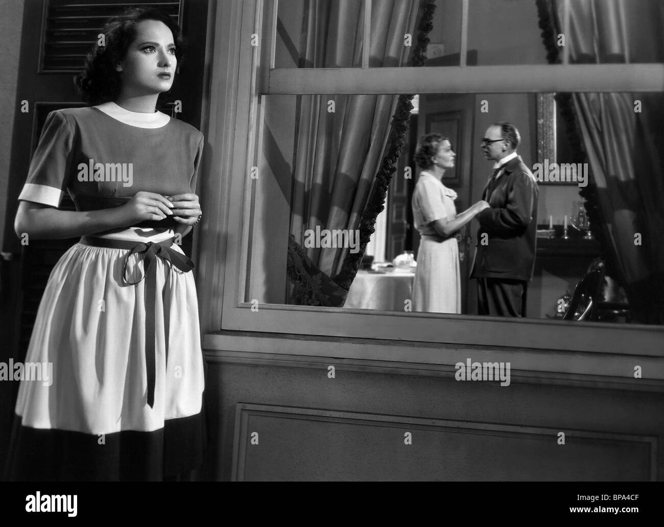 MERLE OBERON acque scure (1944) Foto Stock