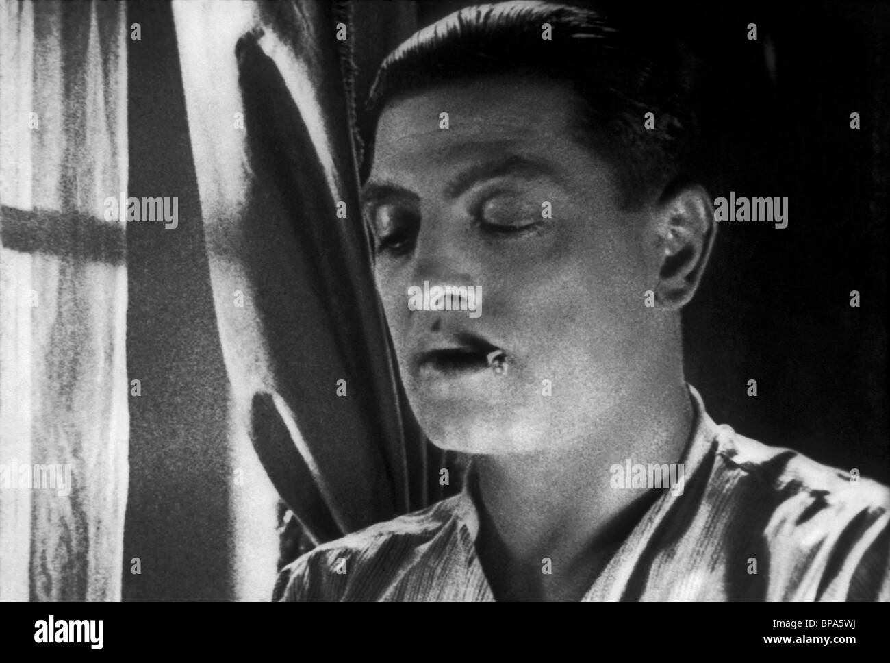 LUIS BUNUEL un cane andaluso; ONU chien andalou (1929) Foto Stock