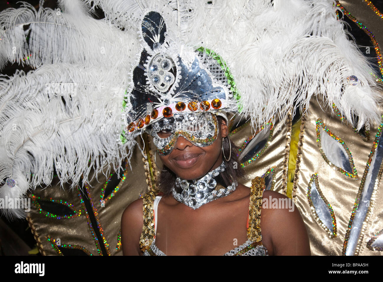 Carnevale di Notting Hill 2010, Grand Costume di Carnevale Splash, costume competizioni, Alexandra Palace, Gruppo Masquerade 2000, M2K Foto Stock