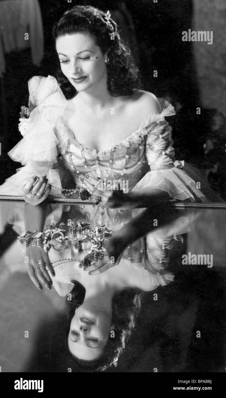 MARGARET LOCKWOOD IL WHITE UNICORN (1947) Foto Stock