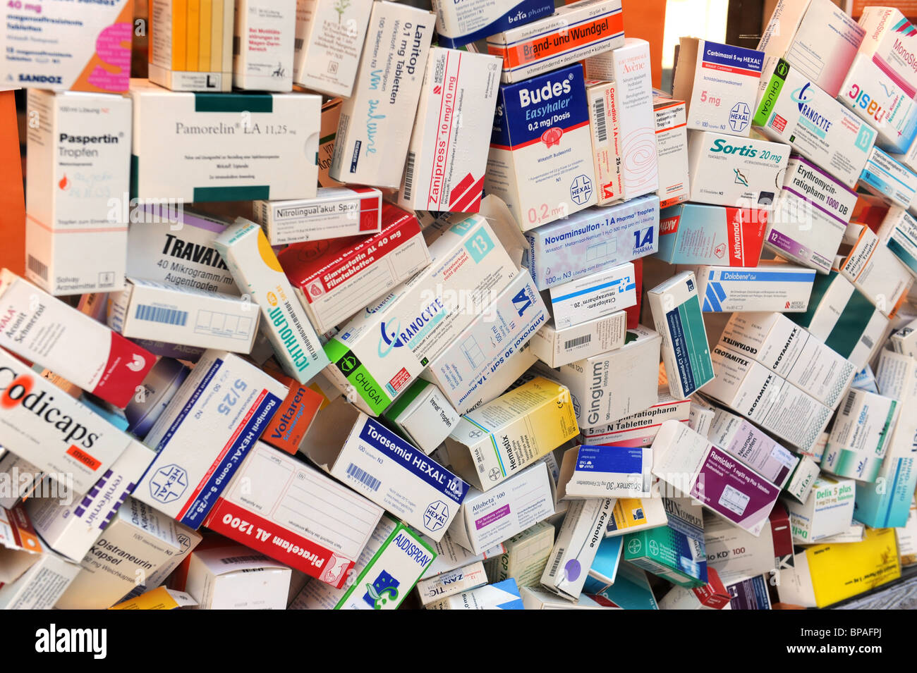 La prescrizione di farmaci in scatole Foto stock - Alamy