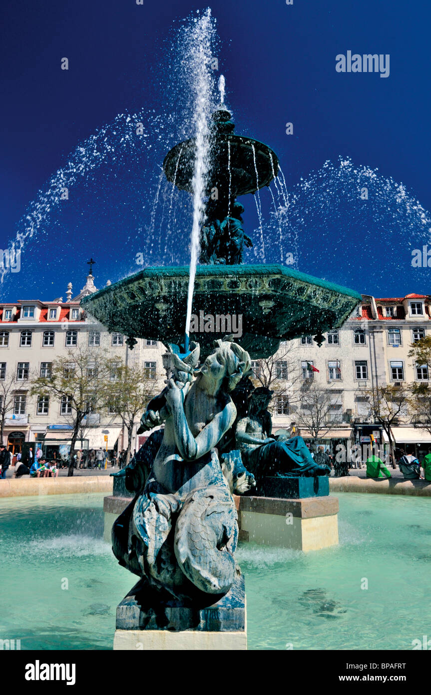 Il Portogallo, Lisbona: dettaglio della fontana nella piazza Rossio Foto Stock