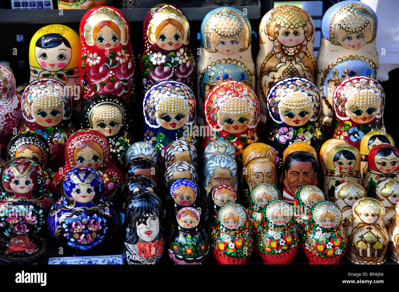 Souvenir matrioska russa di bambole, San Pietroburgo, regione nord-occidentale, la Russia Foto Stock