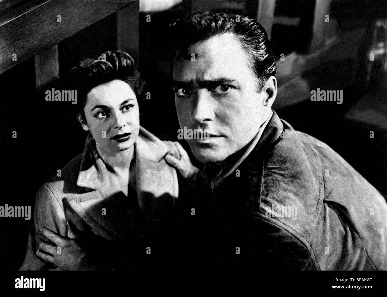 RUTH ROMAN, Richard Todd, il fulmine colpisce due volte, 1951 Foto Stock
