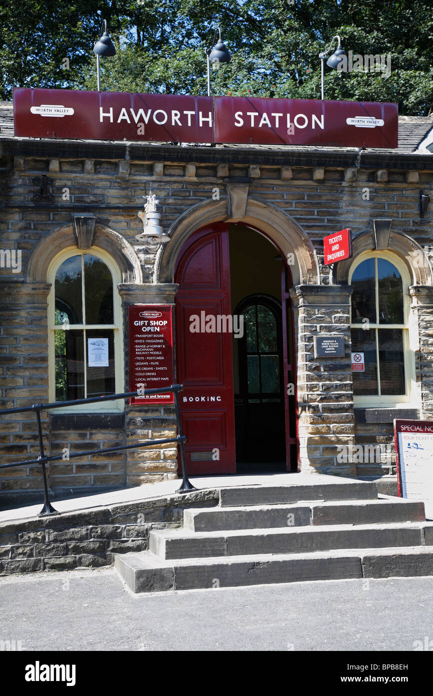 Haworth stazione ferroviaria, Keighley e Worth Valley Railway, Haworth, West Yorkshire, Inghilterra, Regno Unito. Foto Stock
