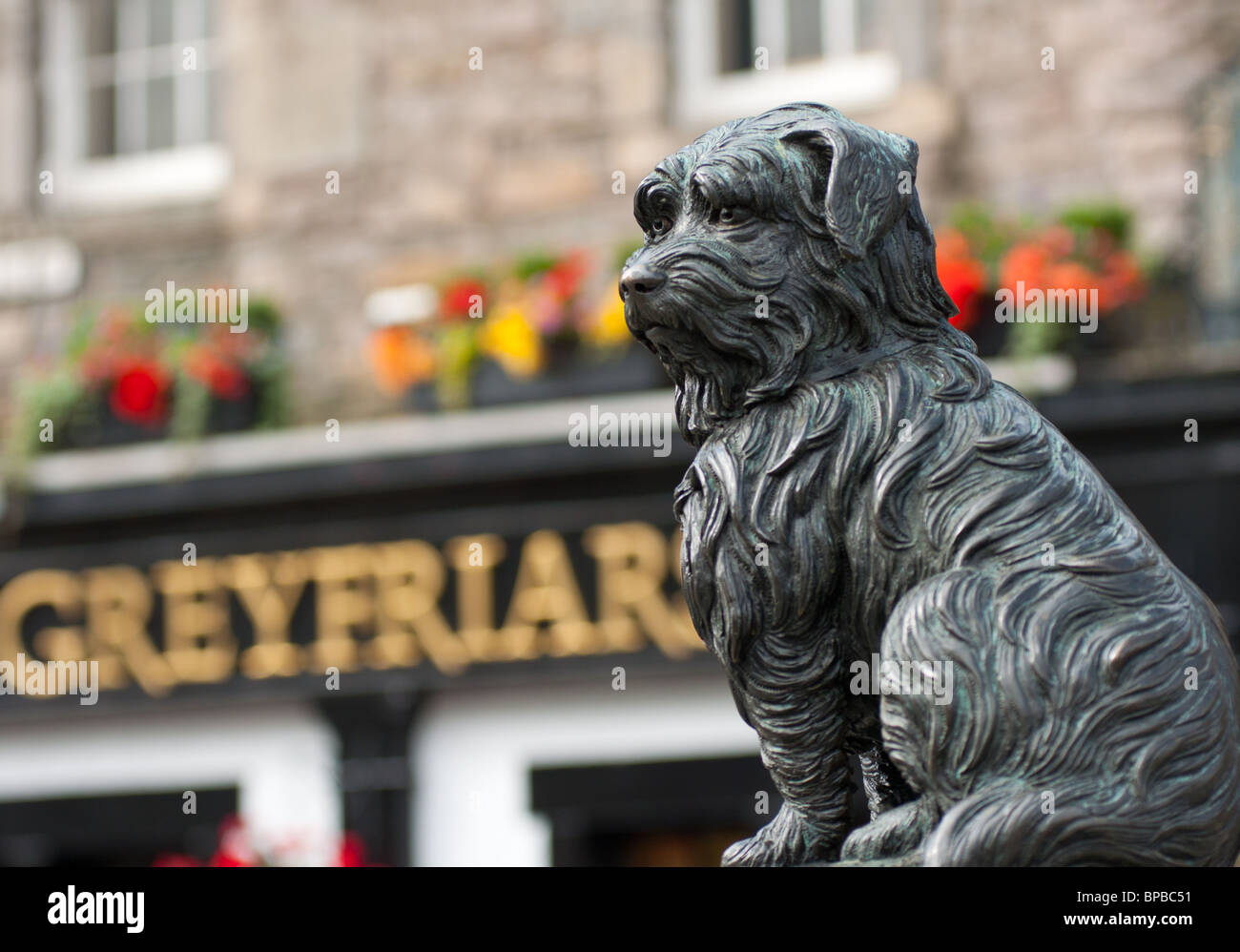 Il famoso punto di riferimento e di attrazione turistica di "Grey friars Bobby' il cane in Edinburgo Regno Unito 2010. Foto Stock