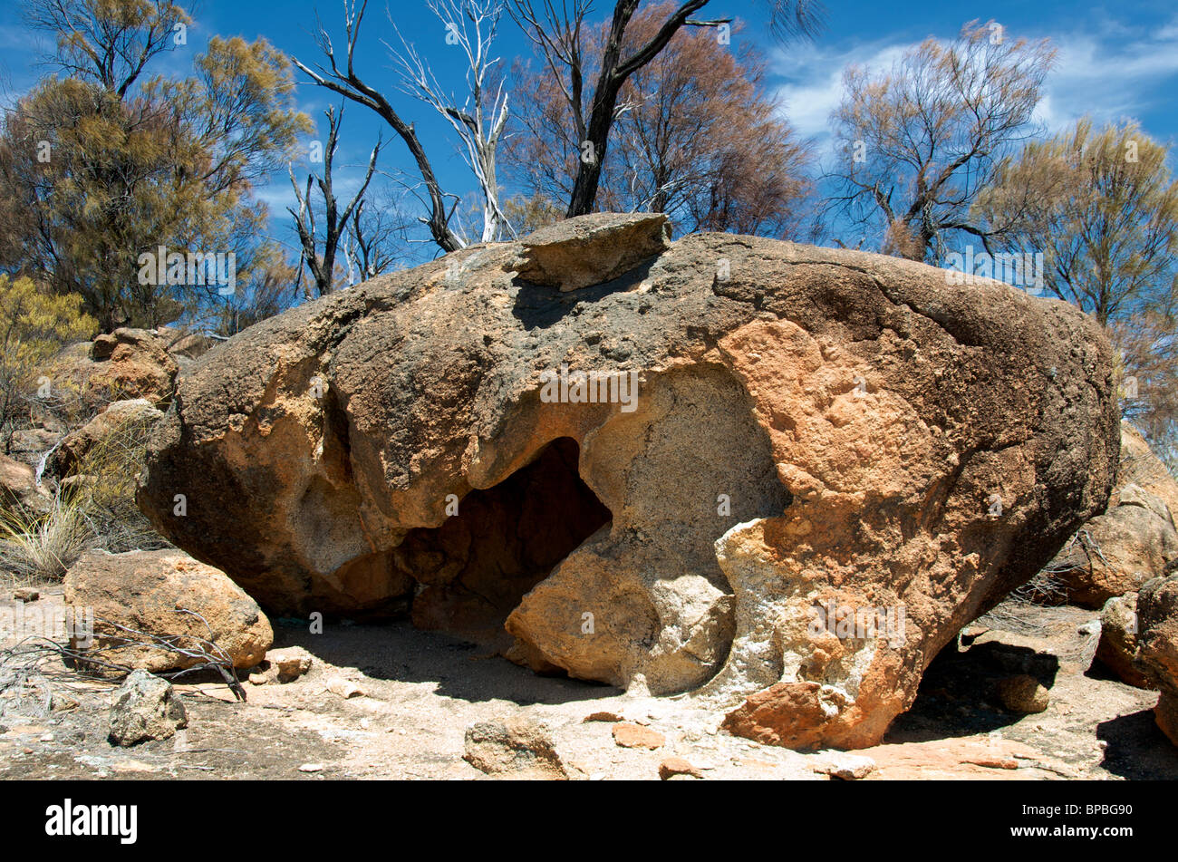 Tafone su re rocce vicino Hyden Australia Occidentale Foto Stock