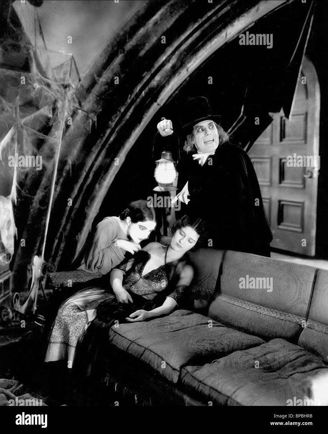 EDNA TICHENOR, MARCELINE GIORNO, Lon Chaney, Londra dopo la mezzanotte, 1927 Foto Stock