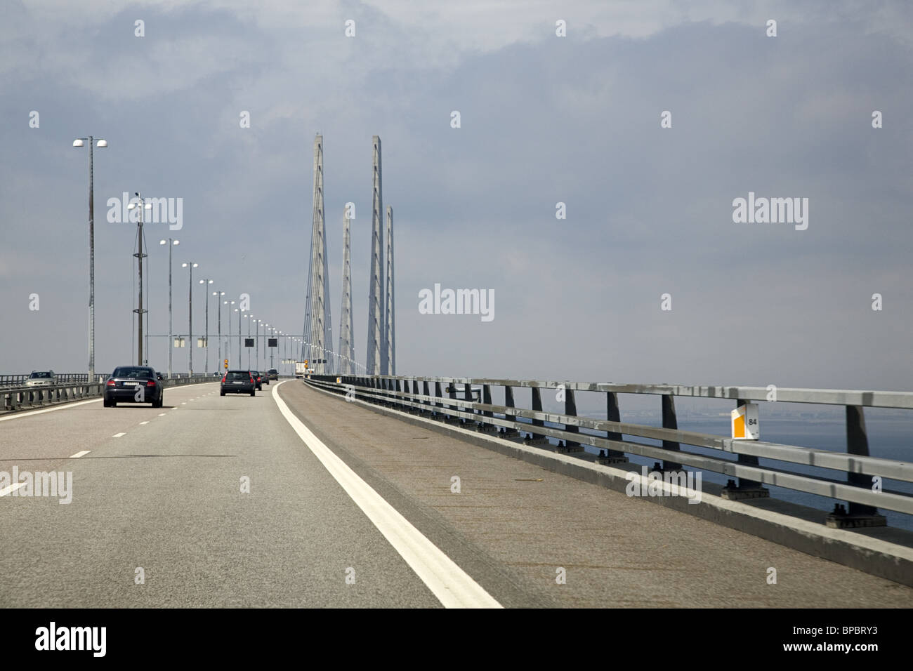 La guida sul ponte attraverso l'Oresund, Denmark-Sweden Foto Stock