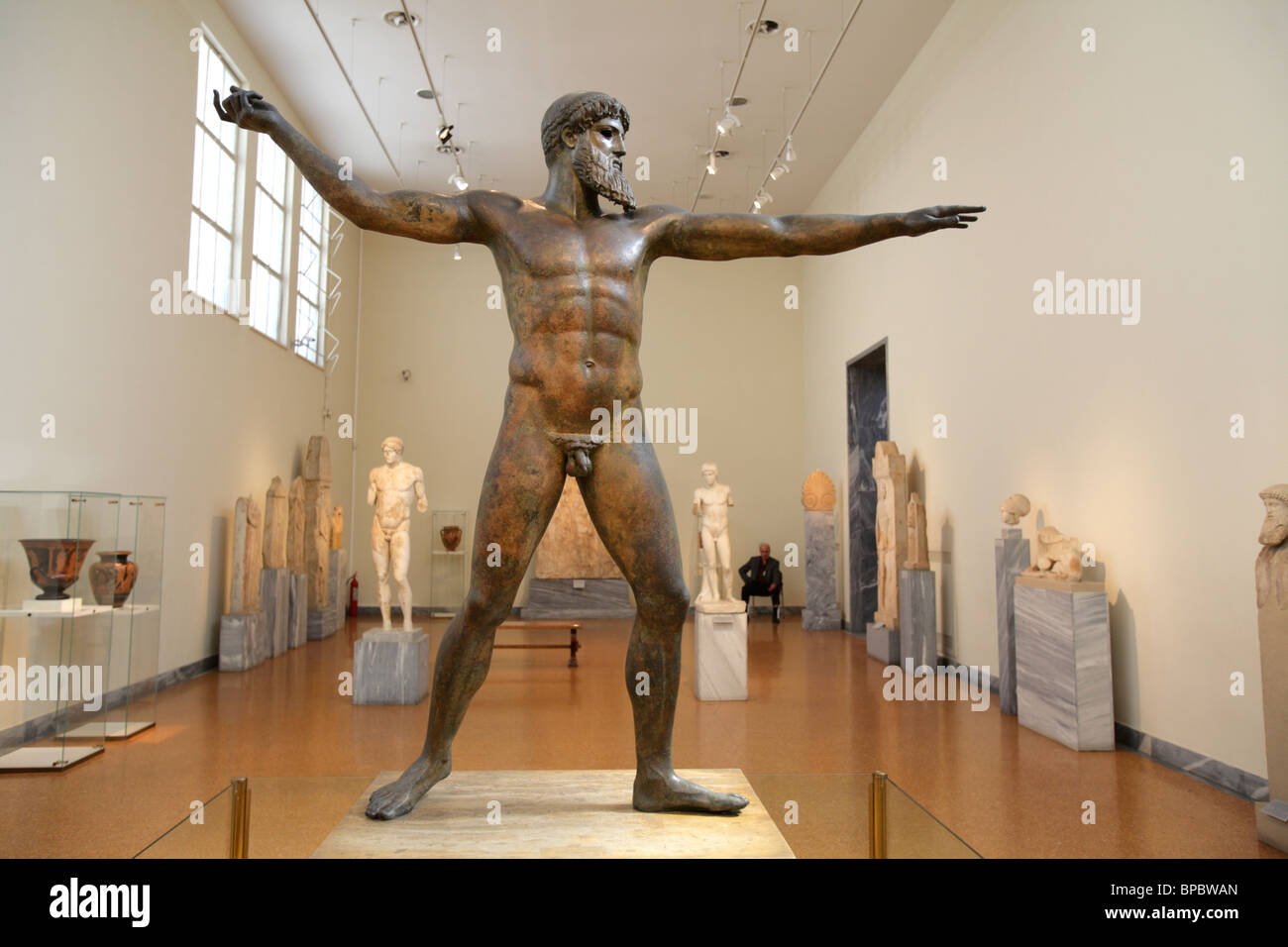 Statua in bronzo di Poseidone di Artemision al Museo Archeologico Nazionale di Atene, Grecia Foto Stock