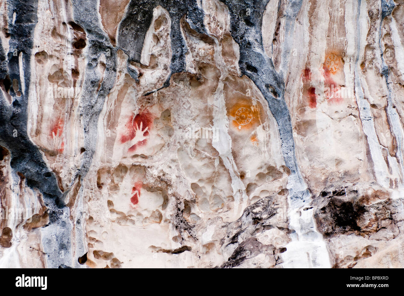 Roccia preistorica arte, Misool, Papua occidentale, in Indonesia. Foto Stock