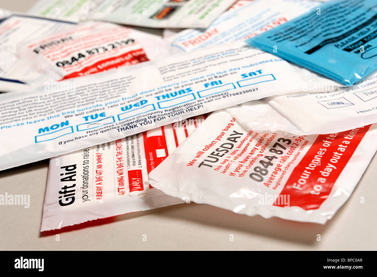 Selezione di carità di plastica Sacchi di raccolta Foto Stock