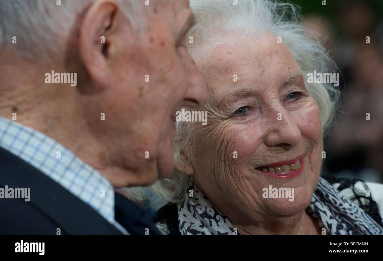 Dame Vera Lynn che frequentano i festeggiamenti per il settantesimo anniversario della battaglia di Gran Bretagna Foto Stock