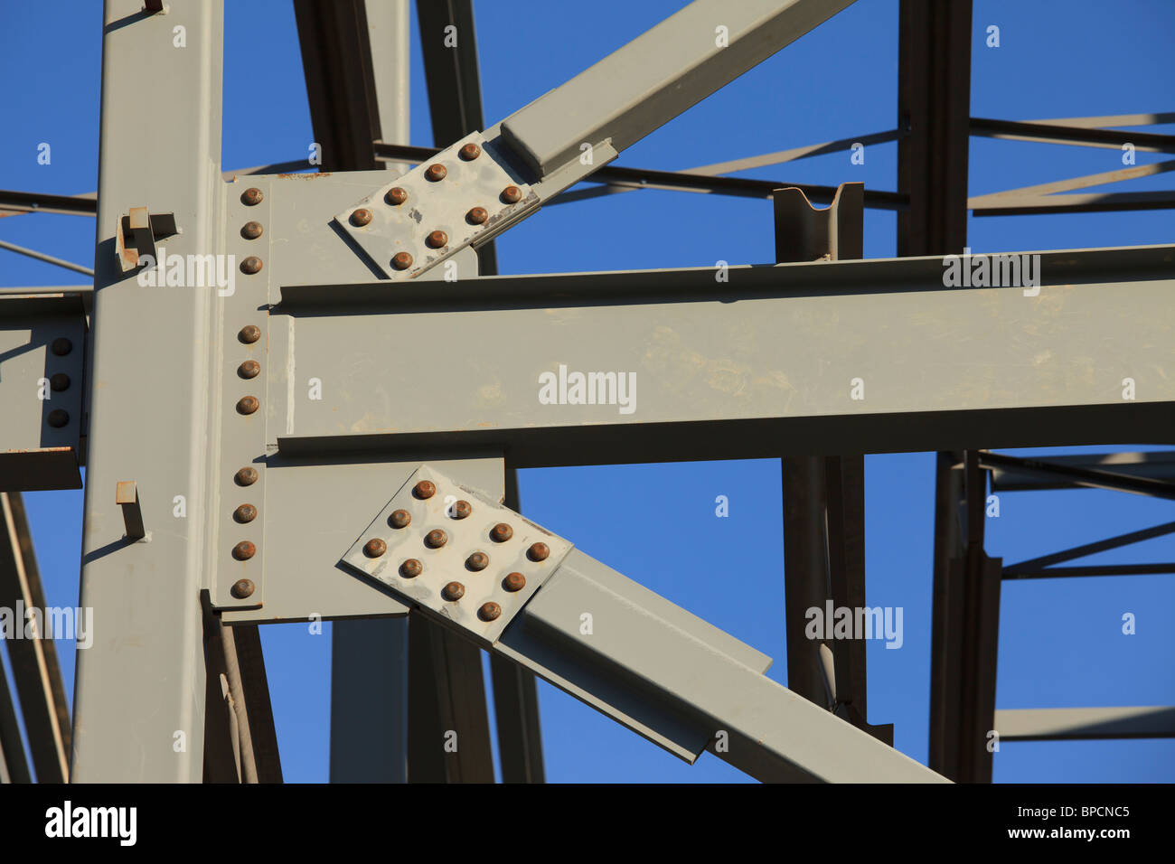 St. Albert, Alberta, Canada; telaio in acciaio di un edificio in costruzione Foto Stock