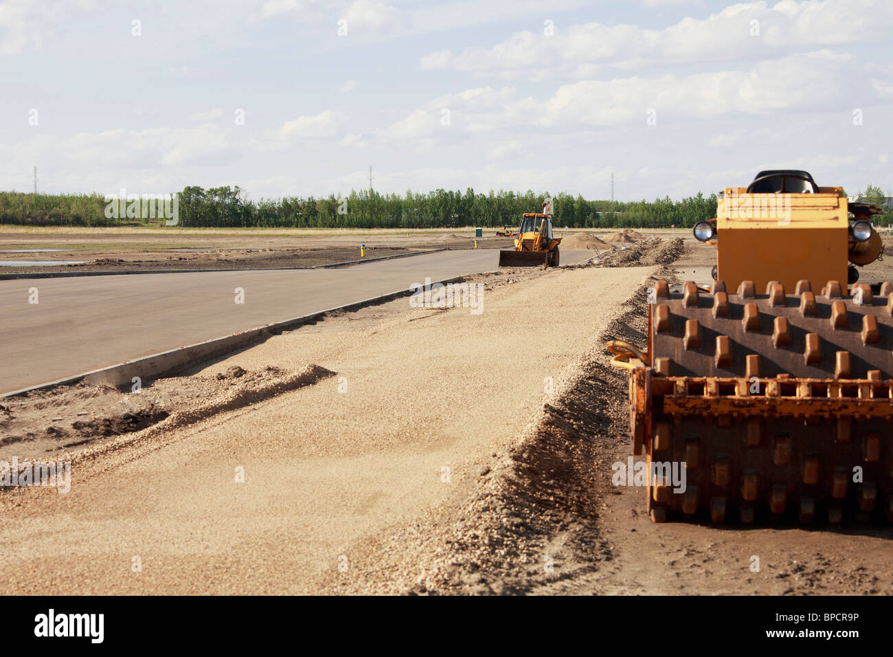 St. Albert, Alberta, Canada; costruzione di strada in un sito commerciale Foto Stock