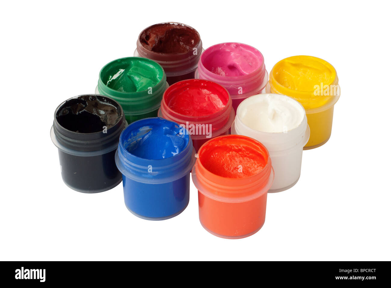 I vasetti con gouache colorate. Isolato su sfondo bianco con percorso di clipping. Foto Stock