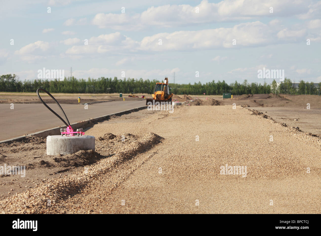 St. Albert, Alberta, Canada; costruzione di strada in un sito commerciale Foto Stock