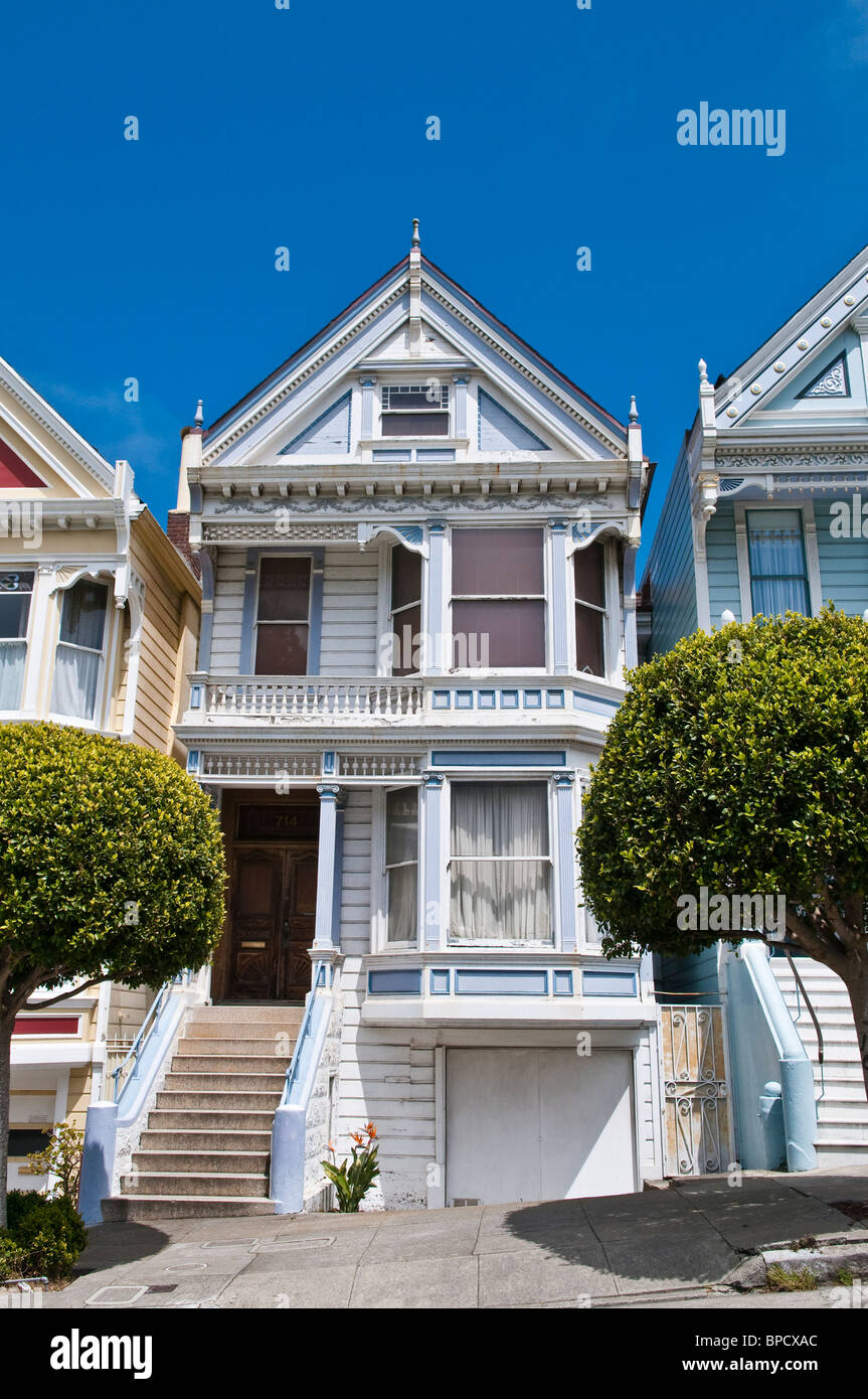 PAINTED LADIES o cartolina di case a schiera, Alamo Square, Steiner Street, San Francisco, California, Stati Uniti d'America Foto Stock