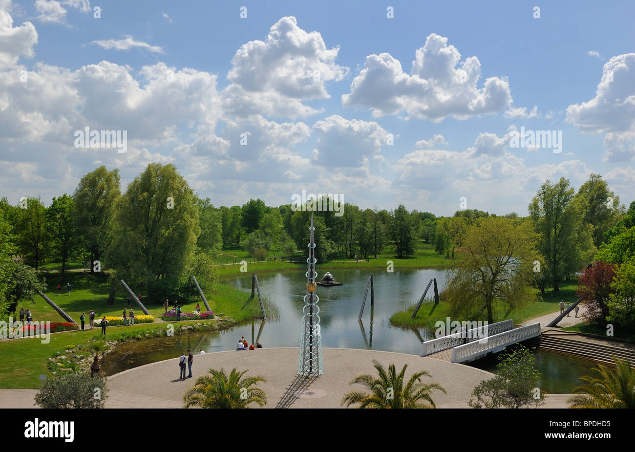 Kalenderplatz square, Britzer Garten, BUGA Park Horticultural mostrano giardini, Britz, Neukoelln district, Berlino, Germania, Europa Foto Stock