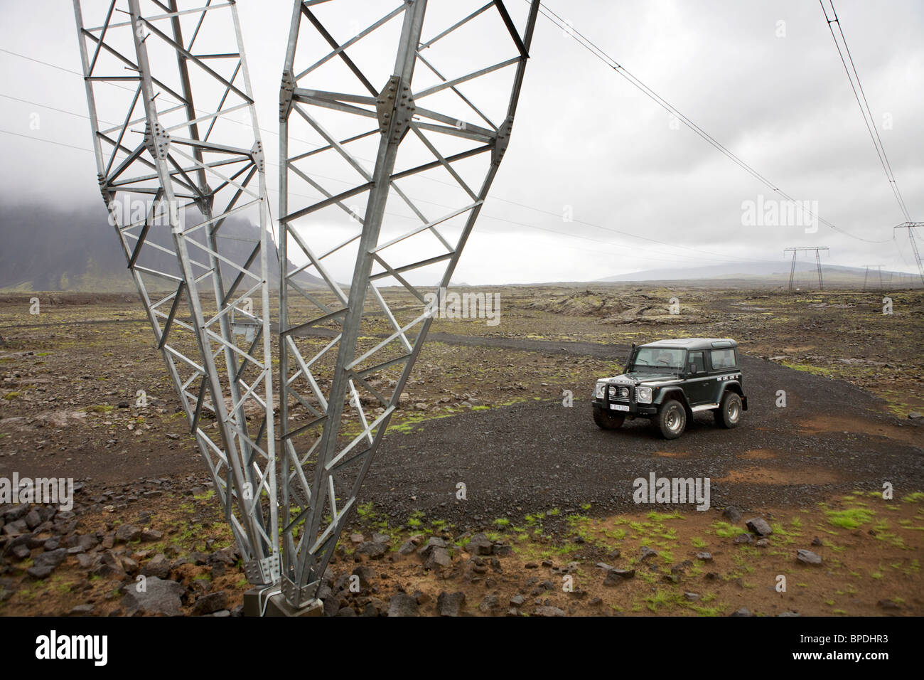 Land Rover Defender 90 300 TDI all'interno altipiani di Islanda Foto Stock