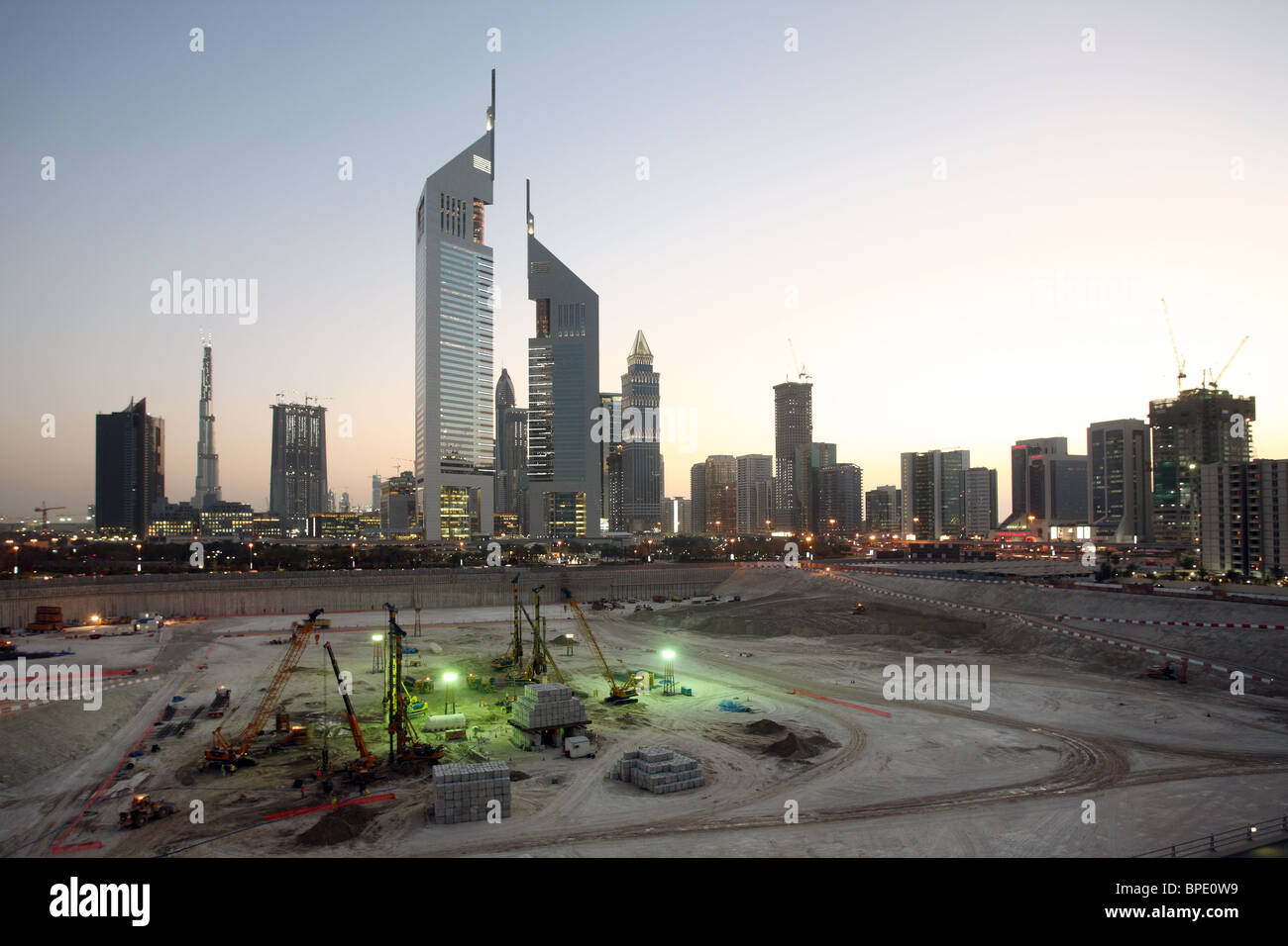 La città di sera, Dubai, Emirati Arabi Uniti Foto Stock