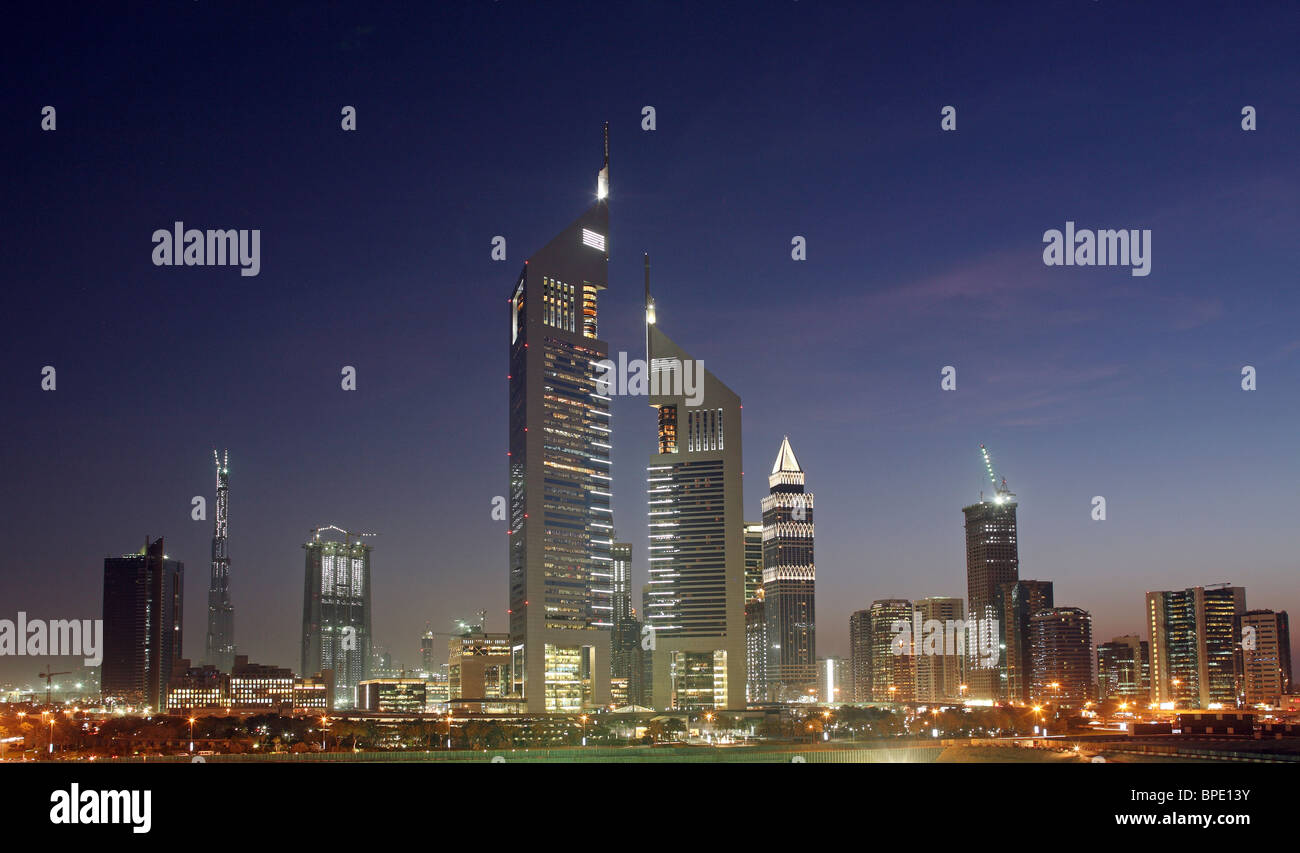 La città di sera, Dubai, Emirati Arabi Uniti Foto Stock
