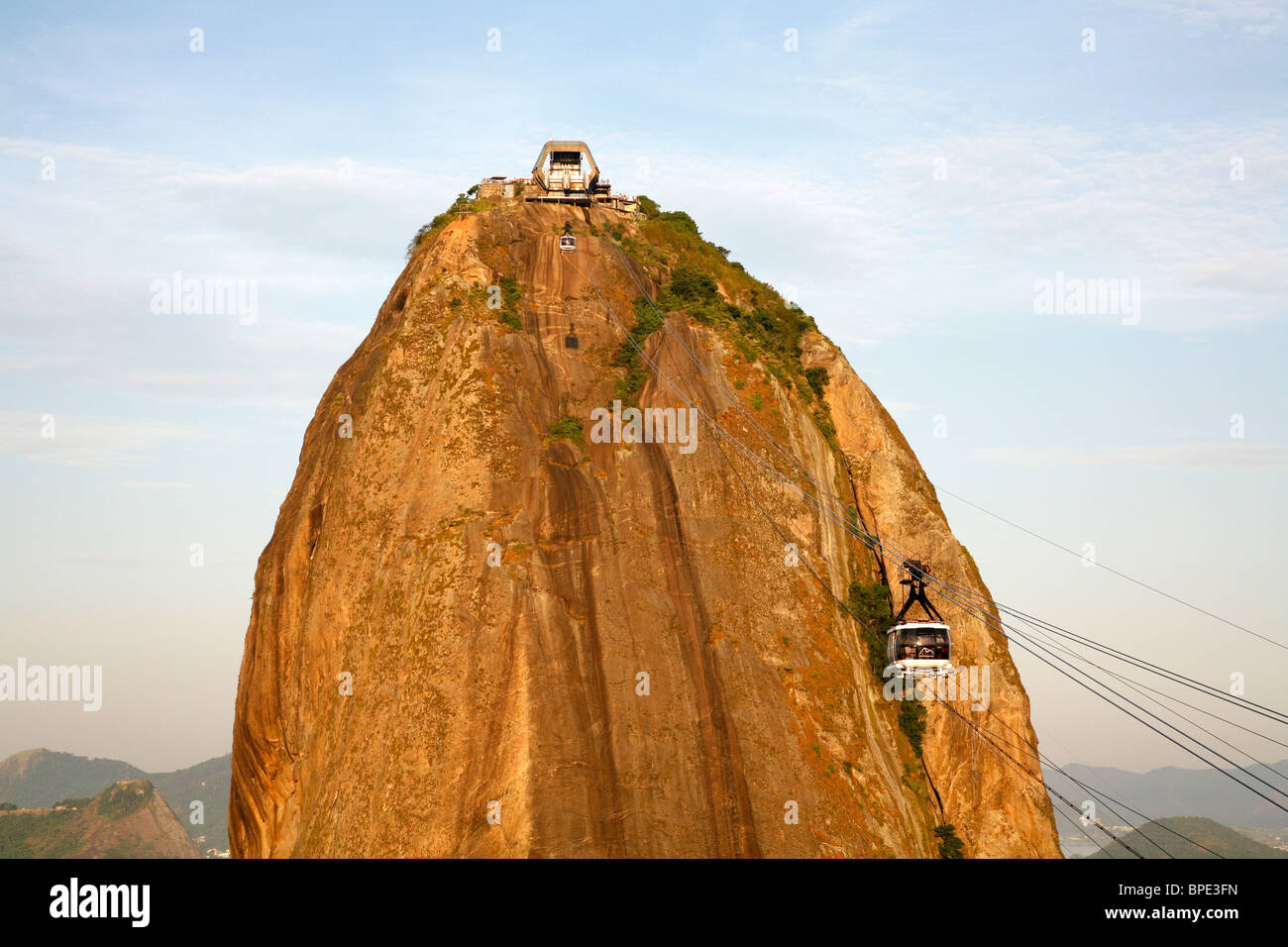 Funivie a Pao Asucar o la Montagna Sugar Loaf, Rio de Janeiro, Brasile. Foto Stock