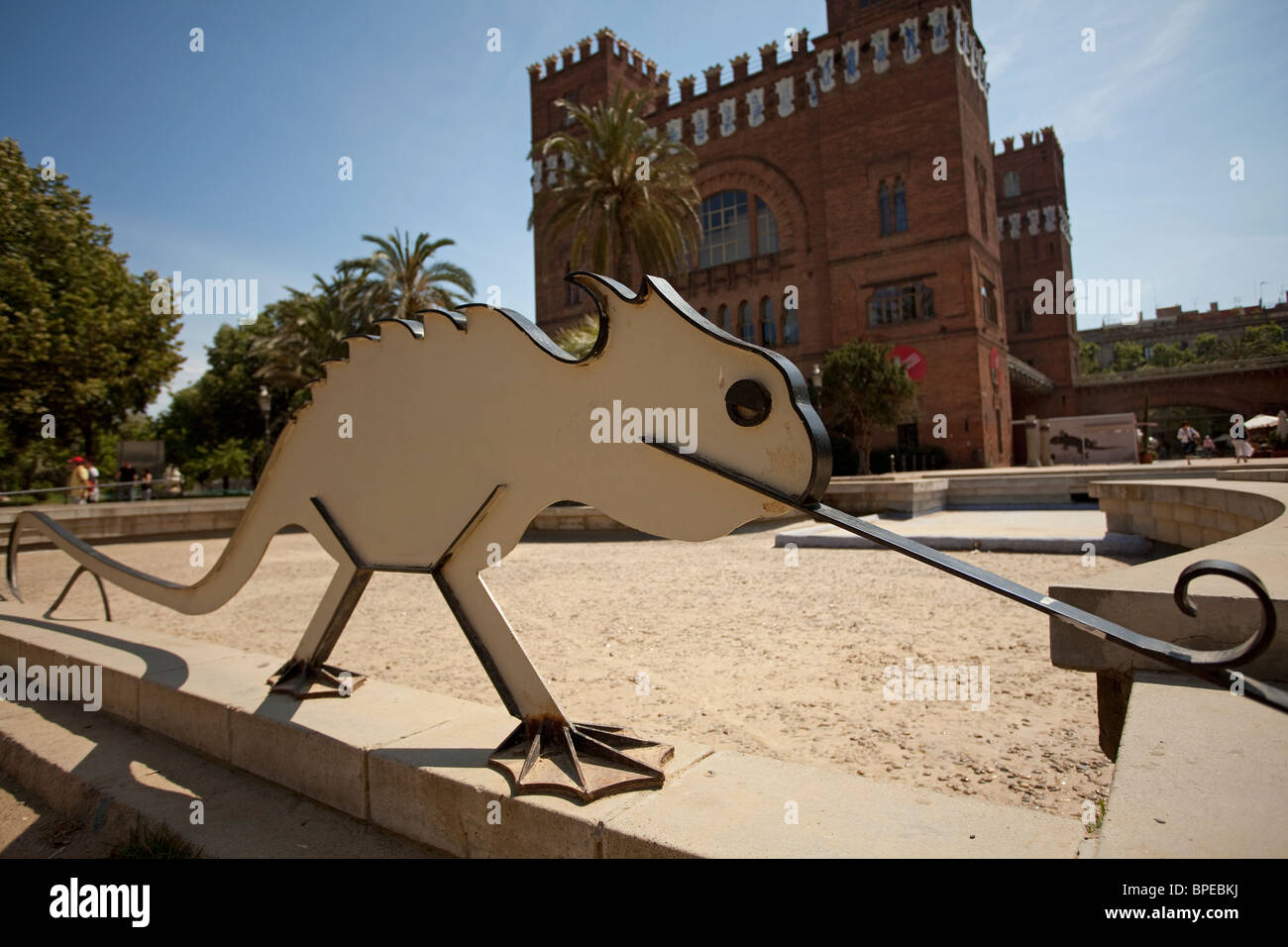 Barcellona Parc de la Ciutadella castello di tre draghi in background Foto Stock
