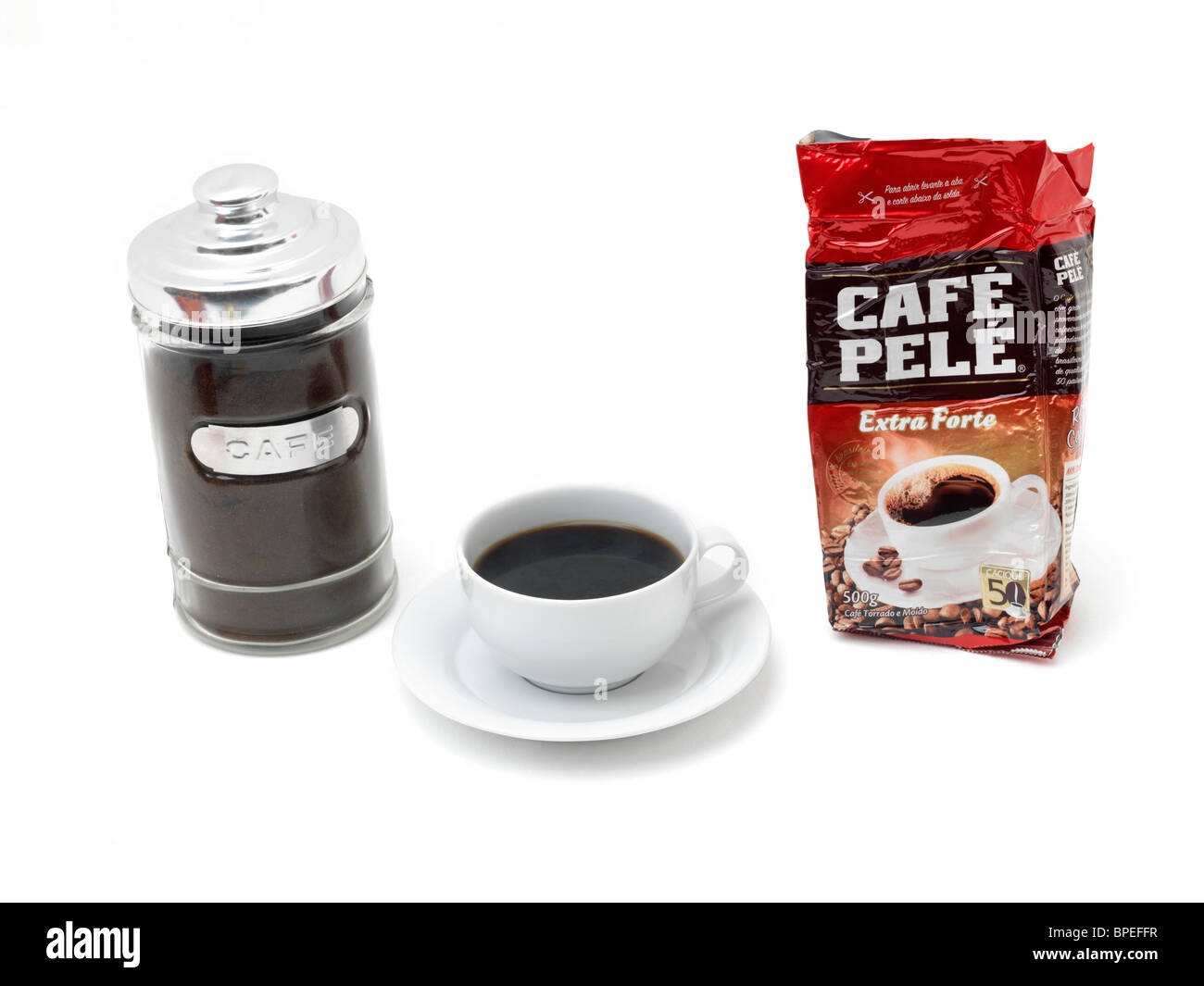 Pacchetto di caffè brasiliano Cafe Pele e caffè in un vasetto di vetro e Cup Foto Stock
