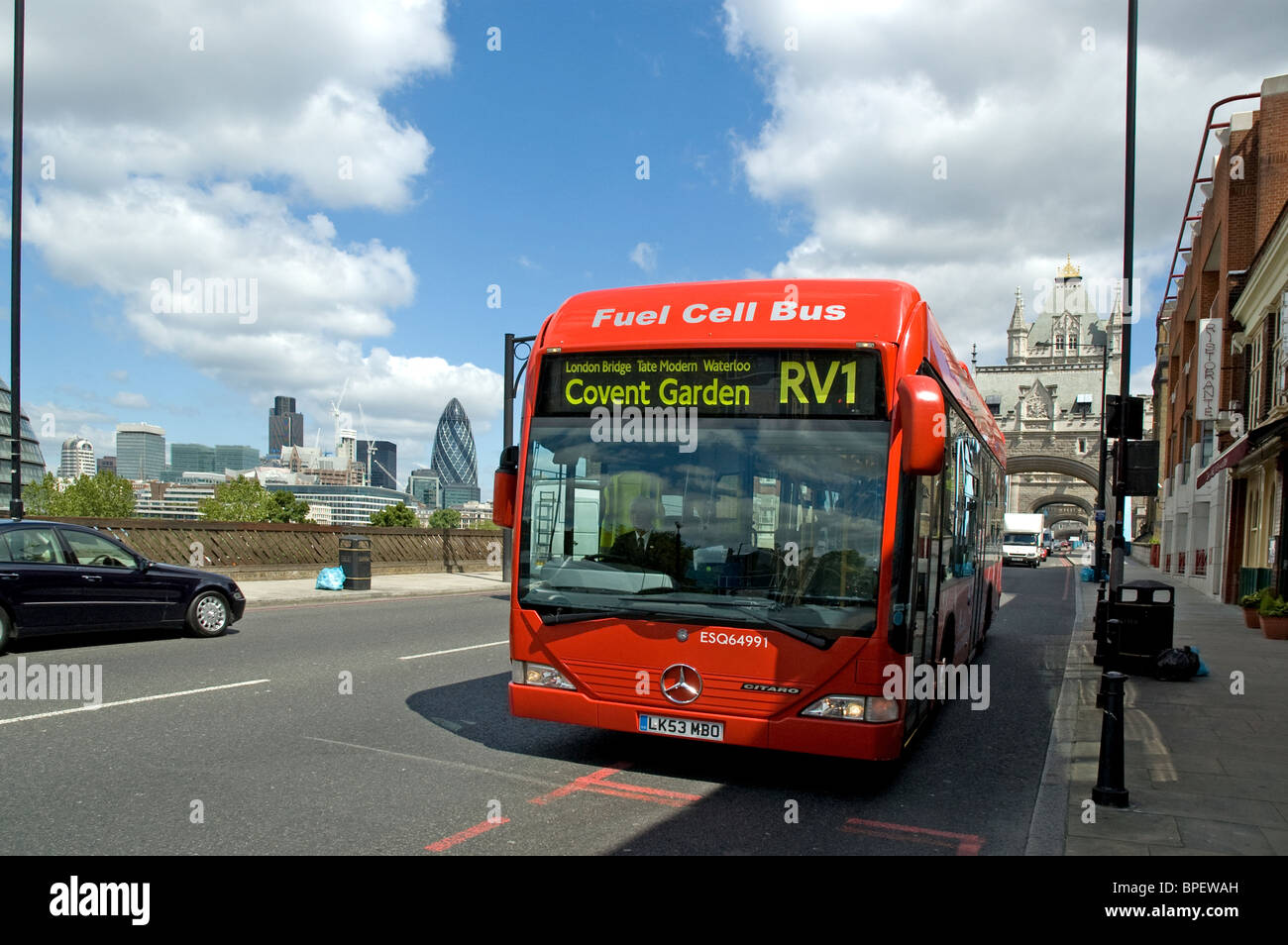 Zero emissioni Mercedes Benz idrogeno di autobus a celle a combustibile in Londra Foto Stock