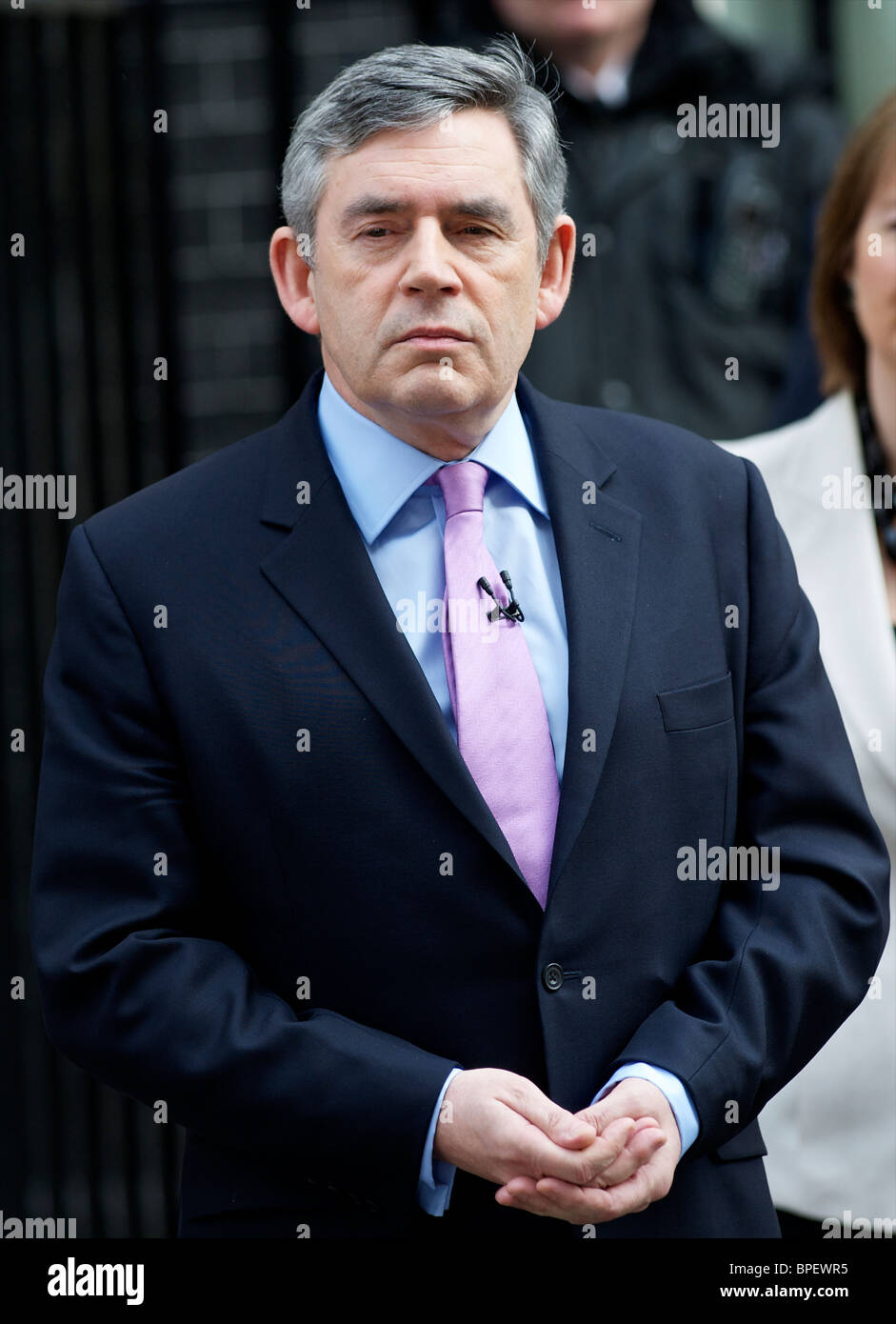 Gordon Brown affiancato dal suo gabinetto Foto Stock