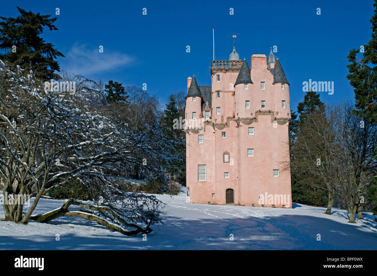 Inverno neve a Craigevar castello nelle vicinanze Alford, Aberdeenshire, Grampian regione. La Scozia. SCO 6413 Foto Stock