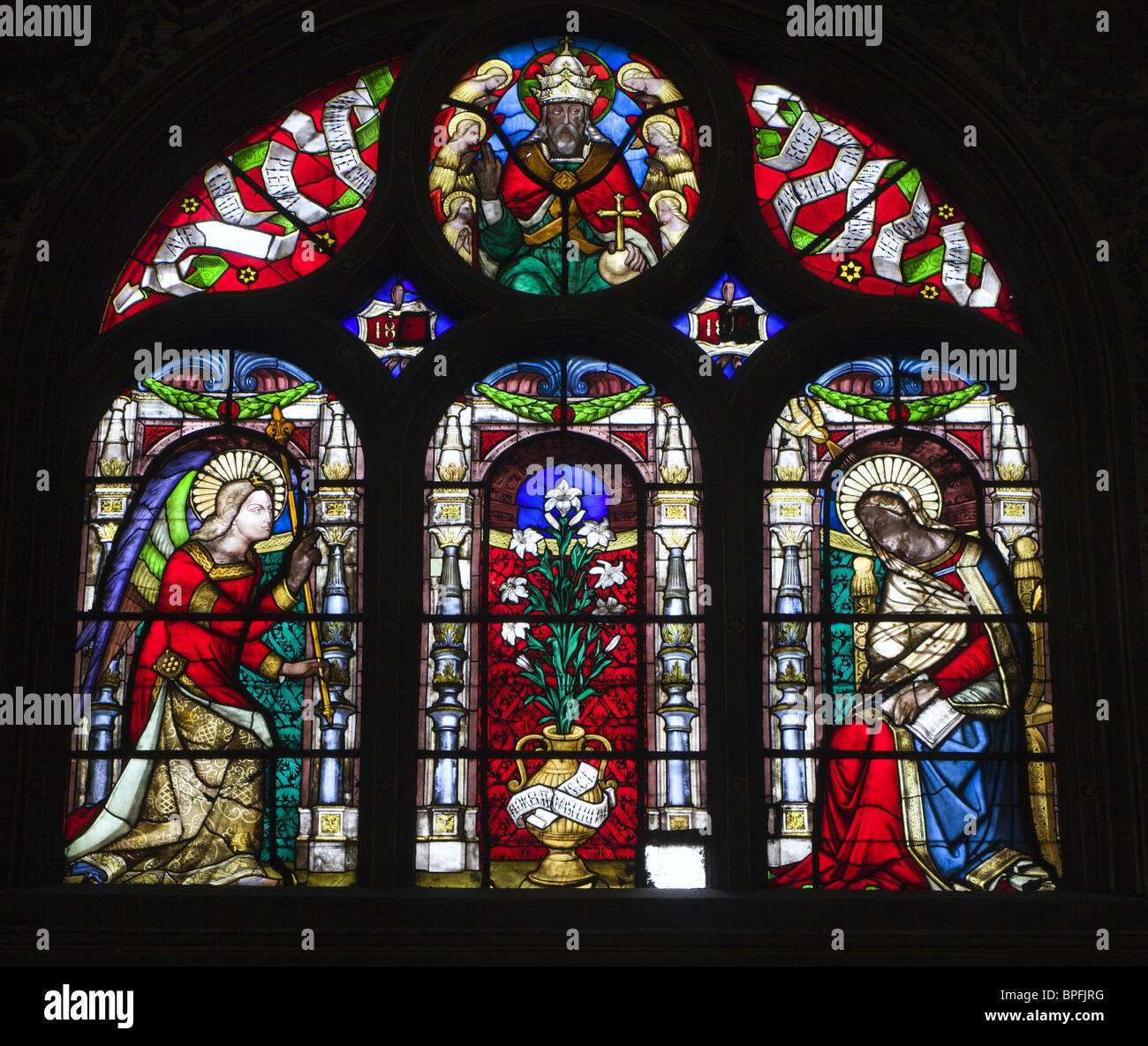 Vetro di finestrino dalla chiesa di Parigi - st. Eustache- Annunciazione Foto Stock