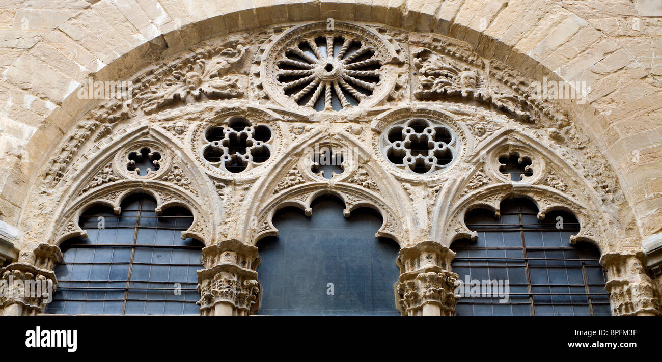 Firenze - finestra gotica dalla facciata della chiesa di Orsanmichele Foto Stock